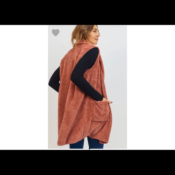 New Plush Vest Sz S-L - Picture 2 of 3